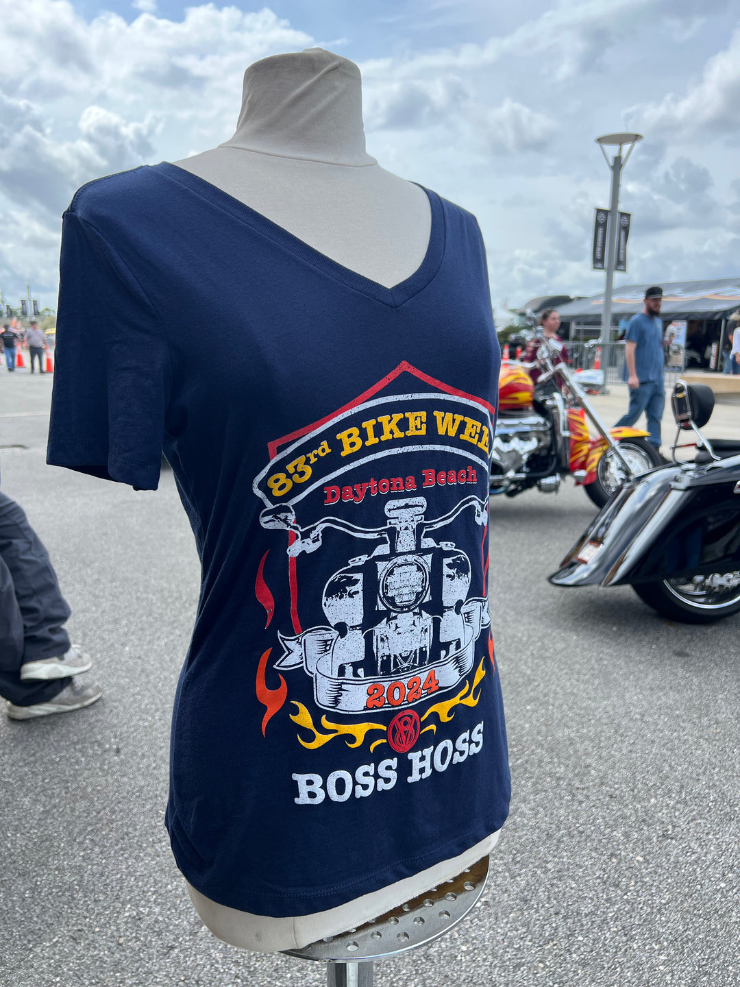 '24 Ladies Daytona Boss Hoss V-neck Navy T-shirt